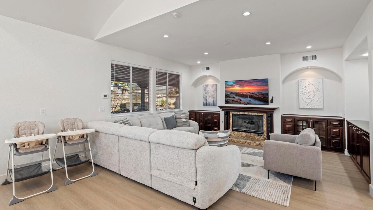 Photo of Livingroom in Bonita Long Canyon