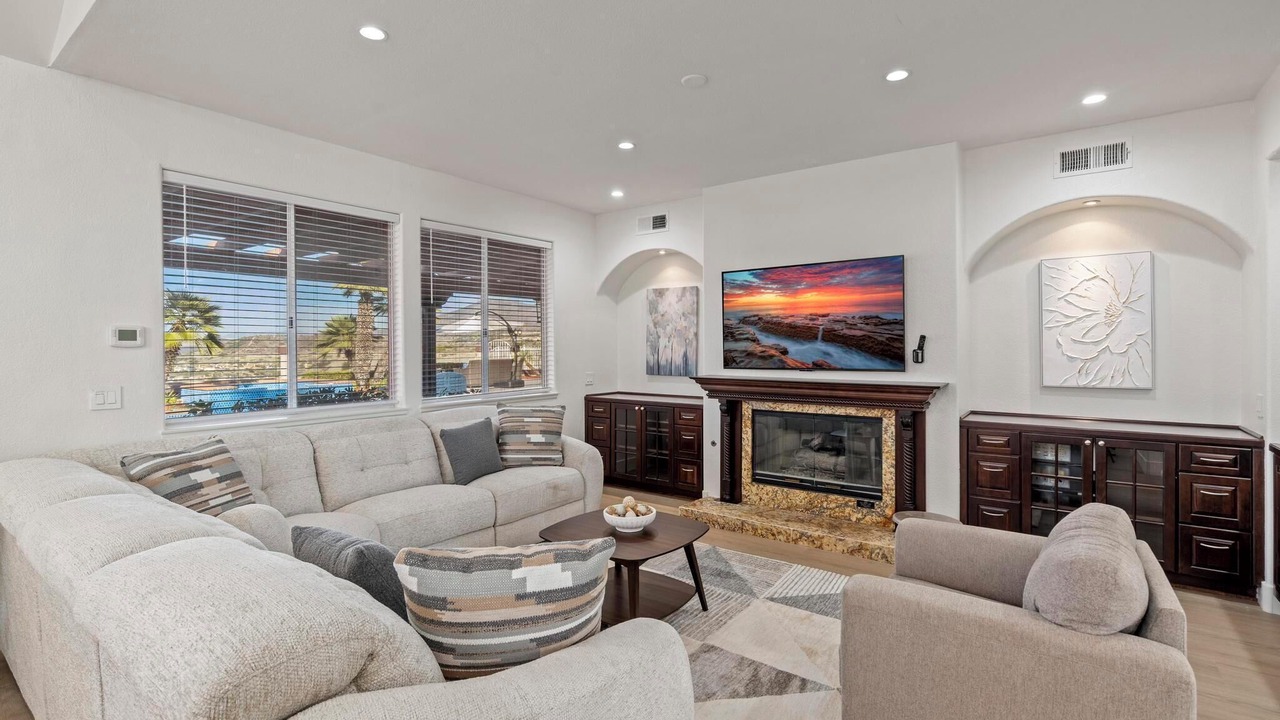 Photo of Livingroom in Bonita Long Canyon