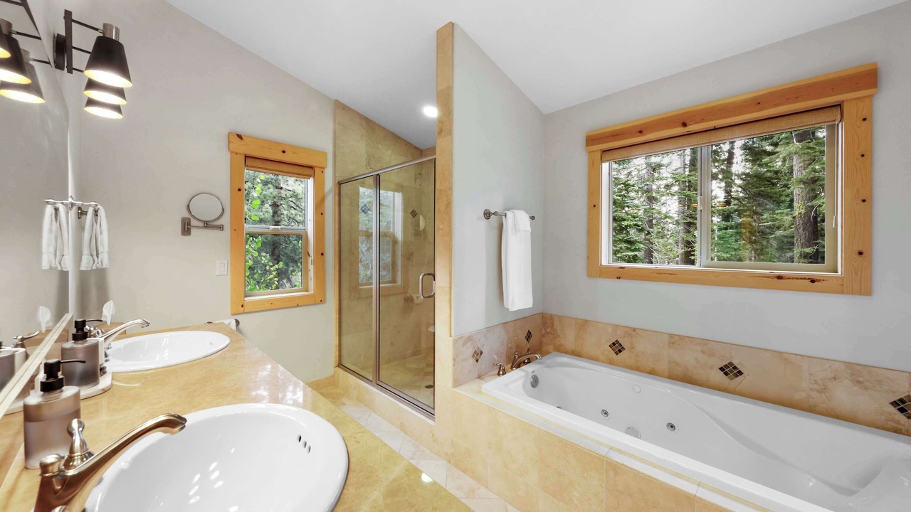 Photo of Bathroom in Kingswood Estates