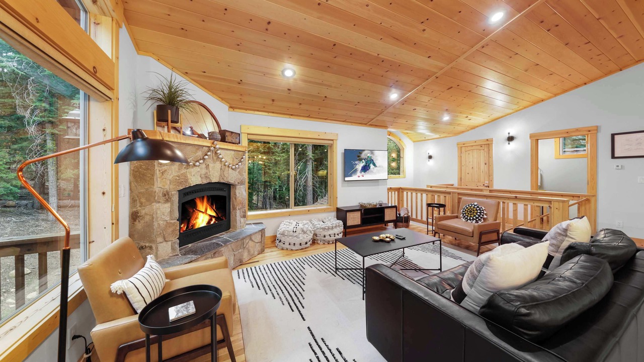 Photo of Livingroom in Kingswood Estates