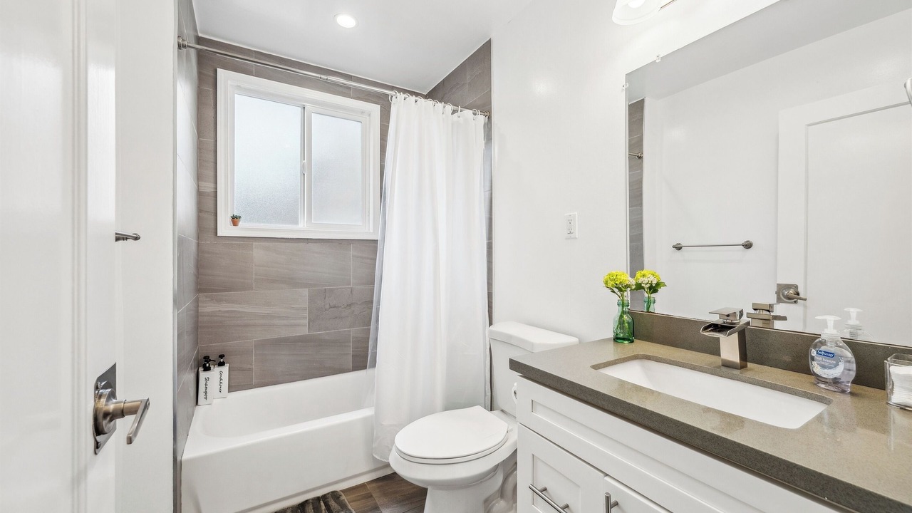 Photo of Bathroom in Burlingame Terrace