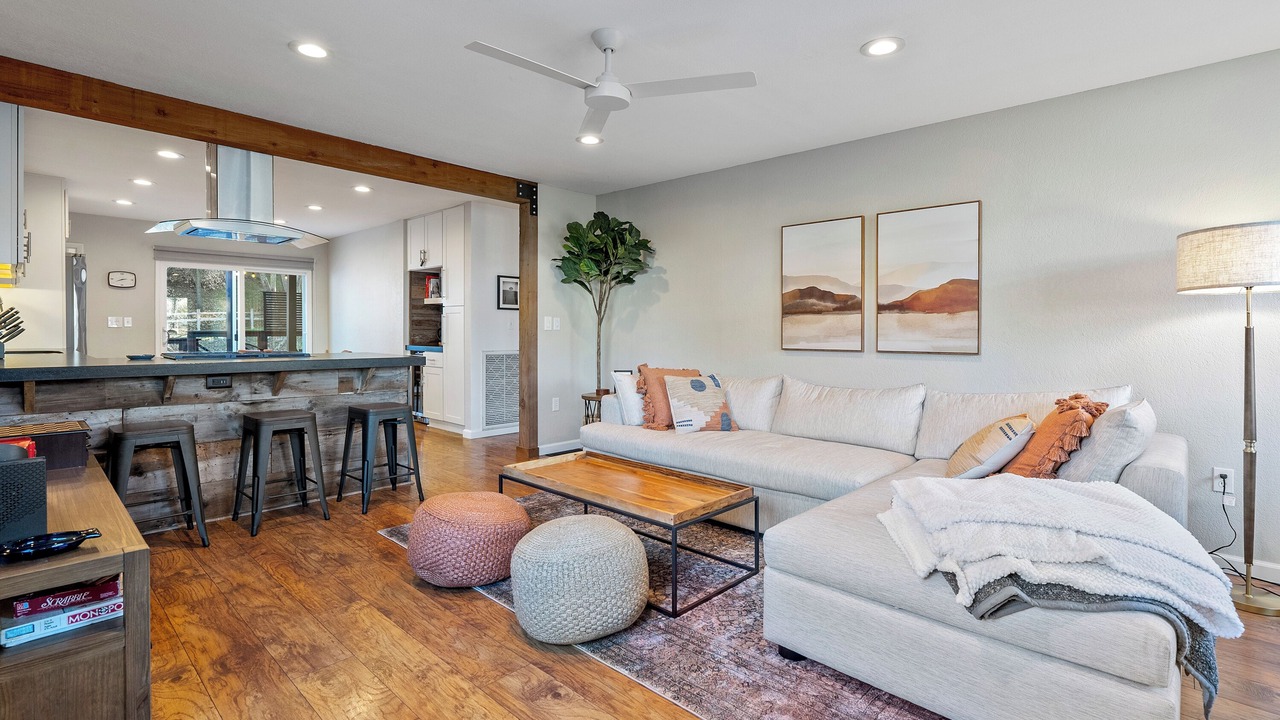 Photo of Livingroom in Templeton