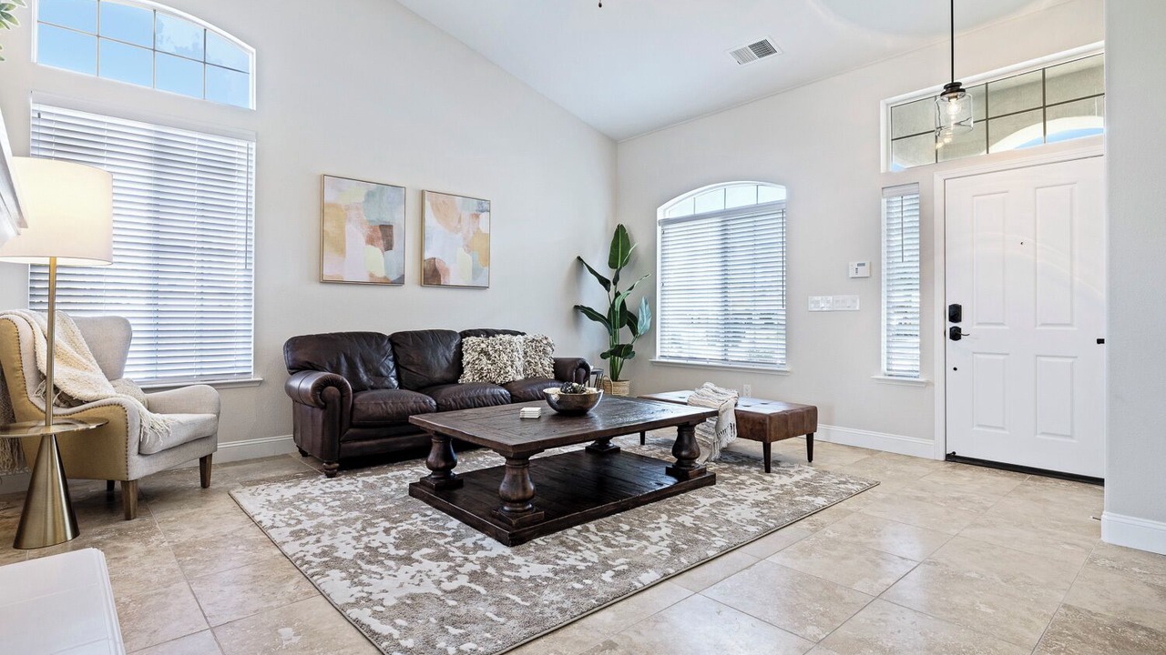 Photo of Livingroom in Raisin