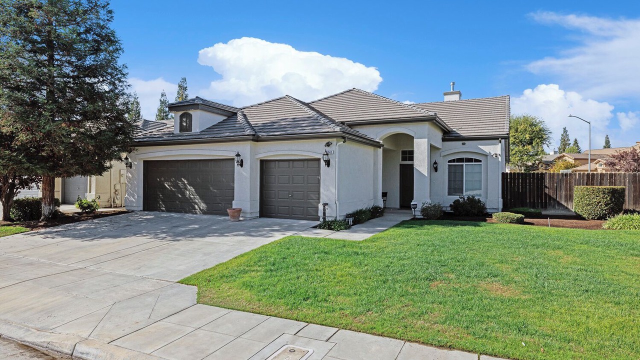 Photo of Outdoor in Raisin