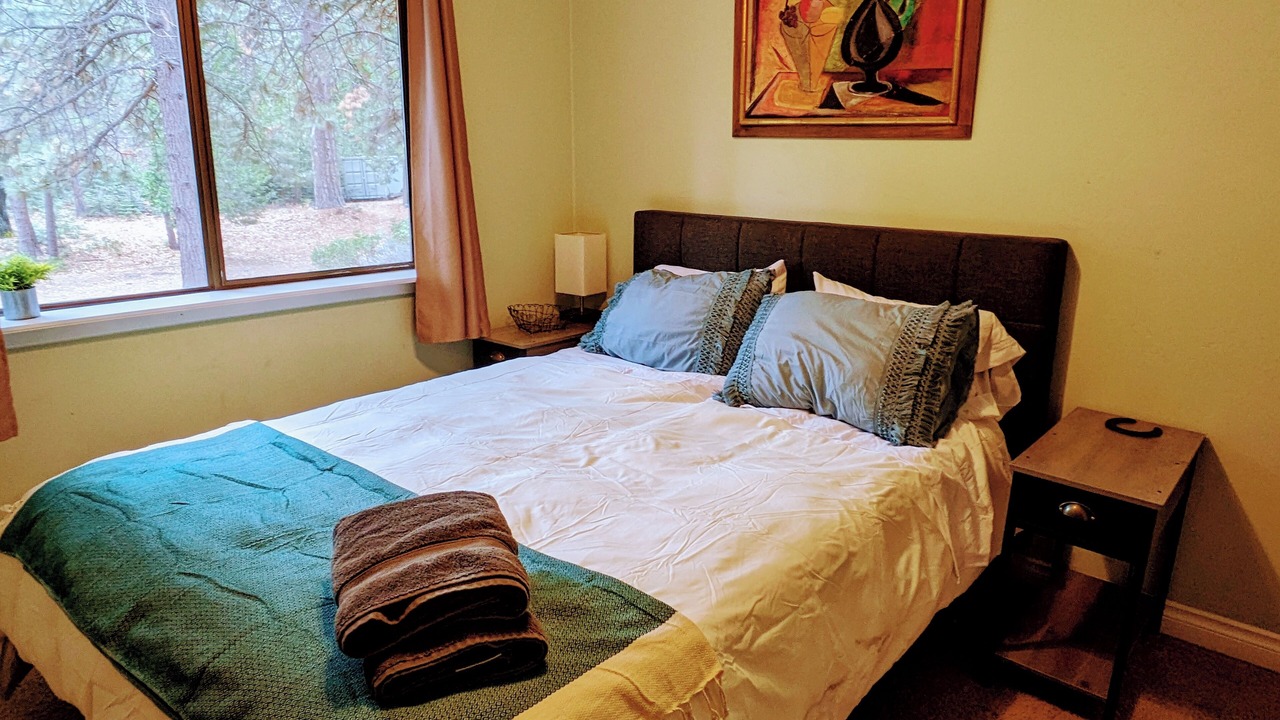 Photo of Bedroom in Mount Shasta