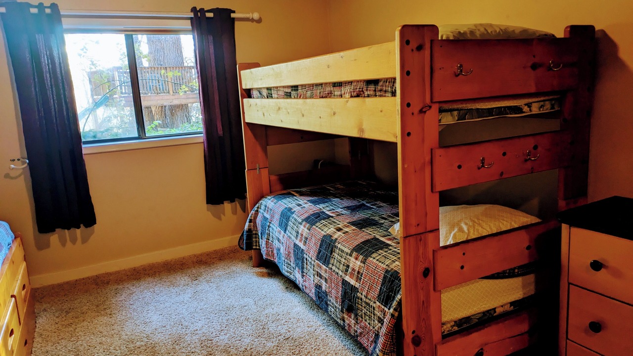 Photo of Bedroom in Mount Shasta
