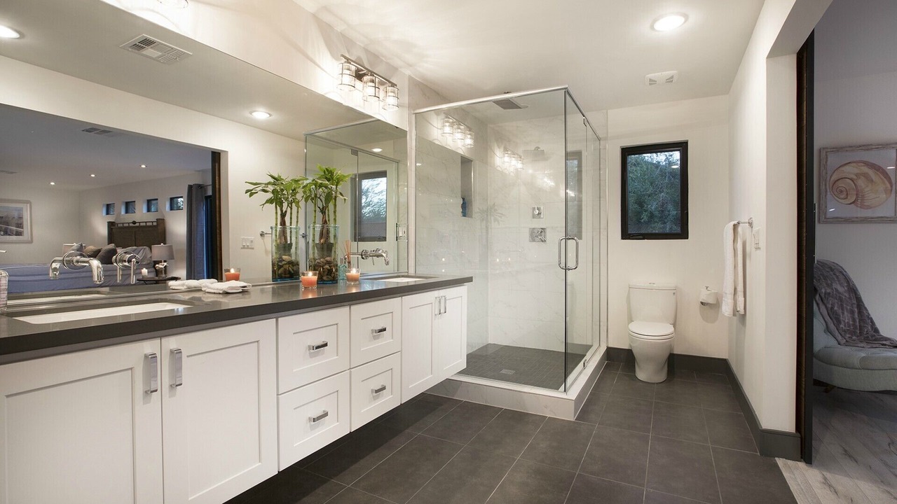 Photo of Bathroom in Scotch Eighty