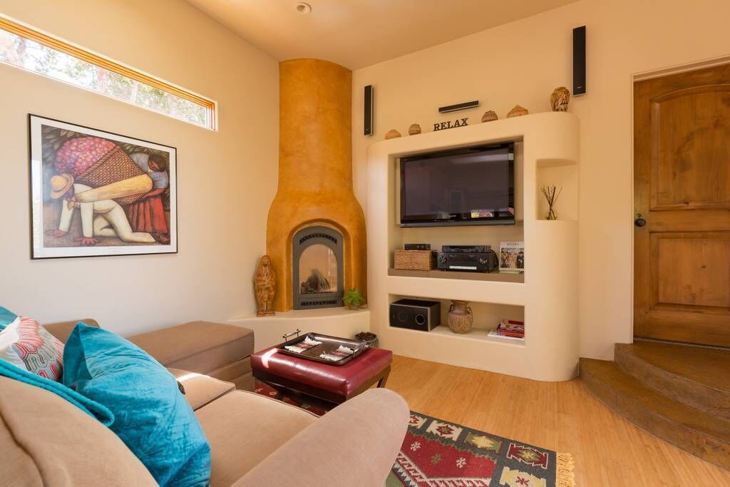 Photo of Livingroom in Carpenter Canyon