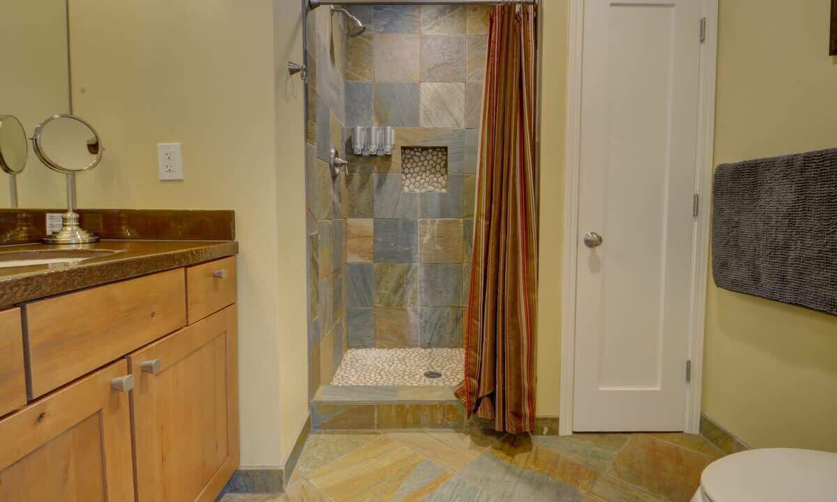 Photo of Bathroom in Tahoe Island