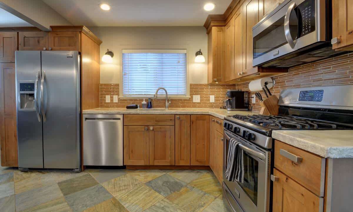 Photo of Kitchen in Tahoe Island