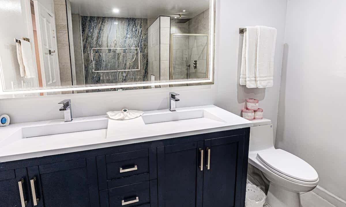 Photo of Bathroom in Avalon