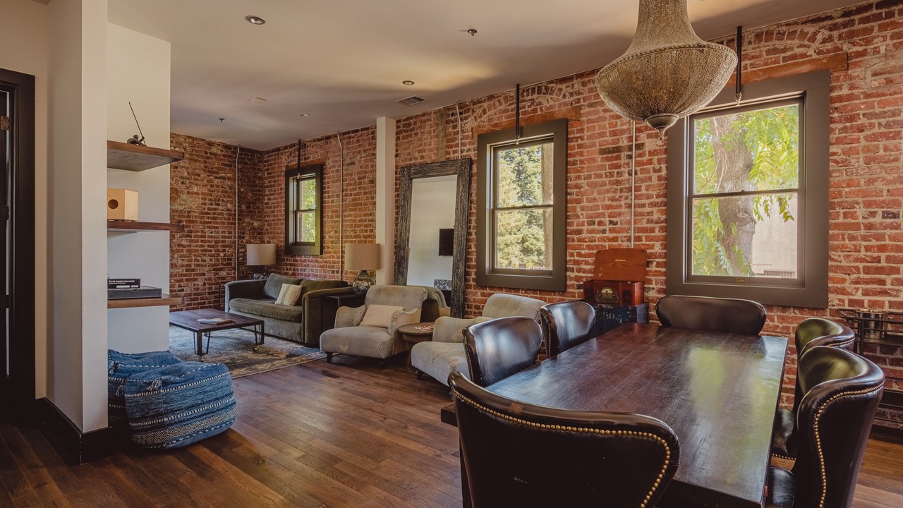 Photo of Livingroom in Downtown