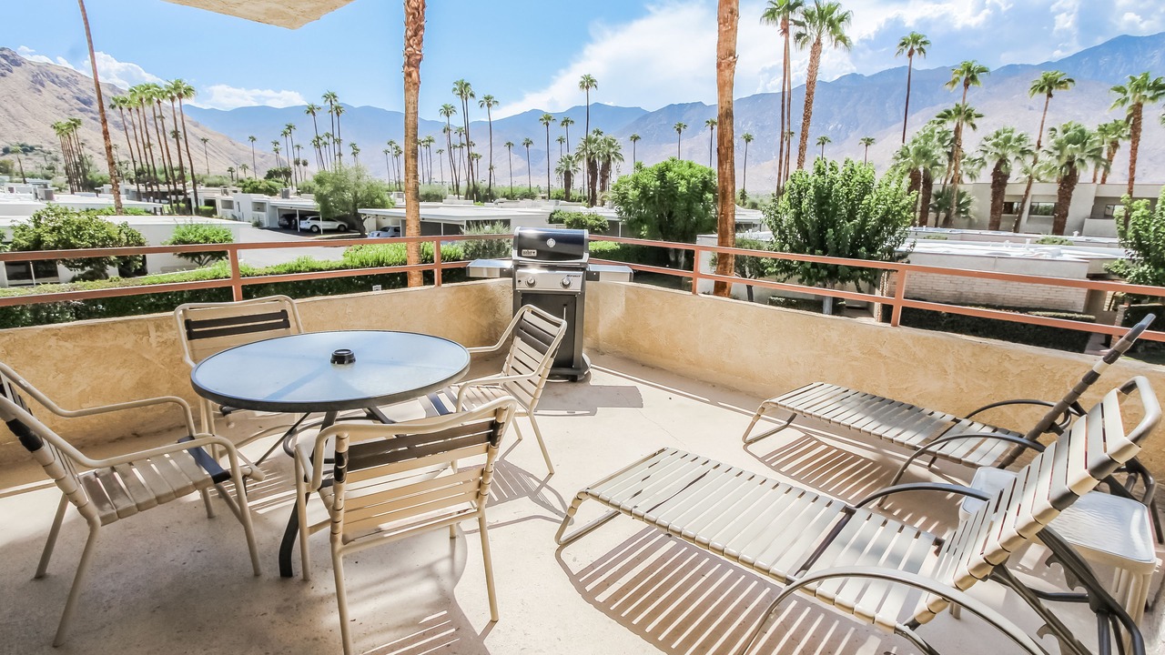 Photo of Patio Balcony in Araby Commons