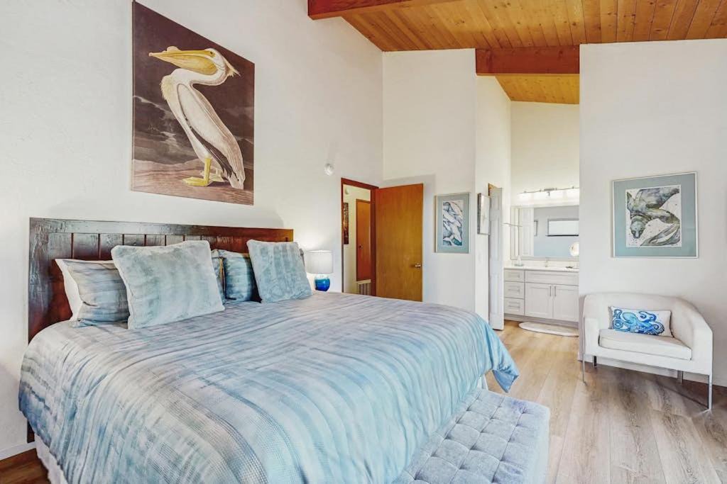 Photo of Bedroom in Gualala