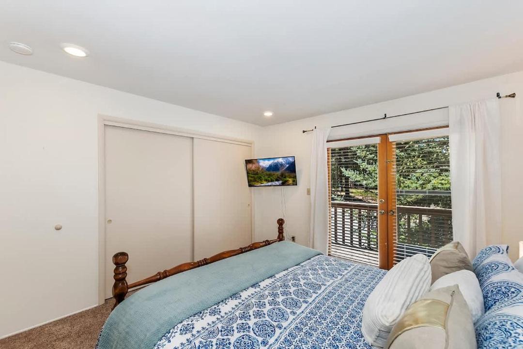 Photo of Bedroom in Summit Estates