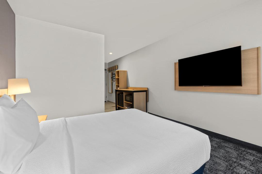 Photo of Bedroom in Old Mountain View