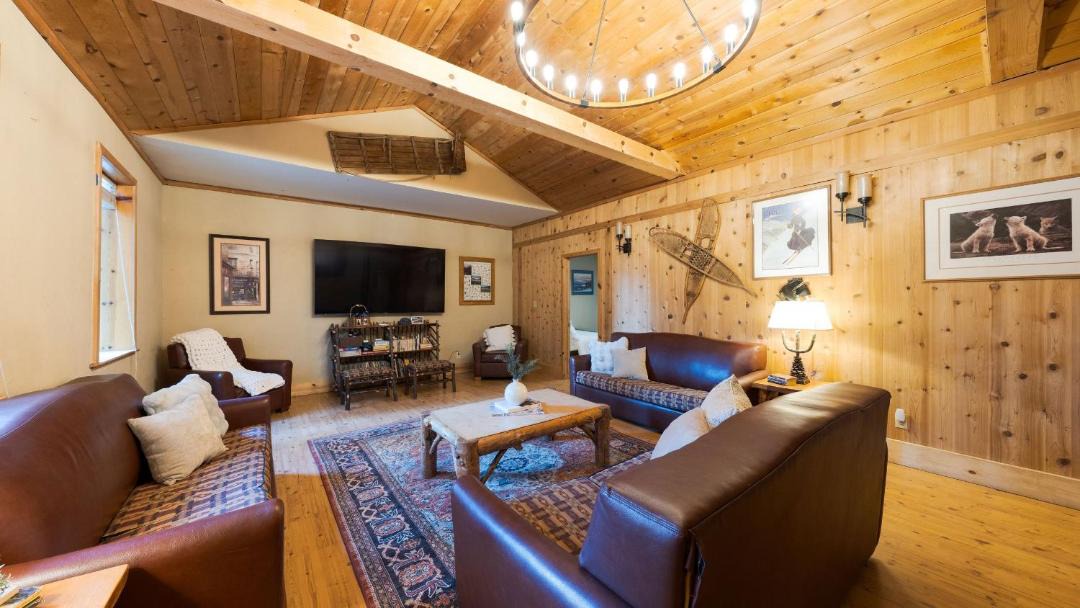 Photo of Livingroom in Y Area