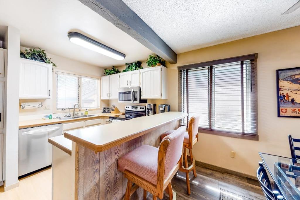 Photo of Kitchen in Mammoth Lakes