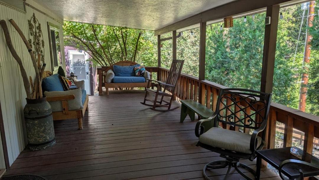 Photo of Patio Balcony in California Hot Springs