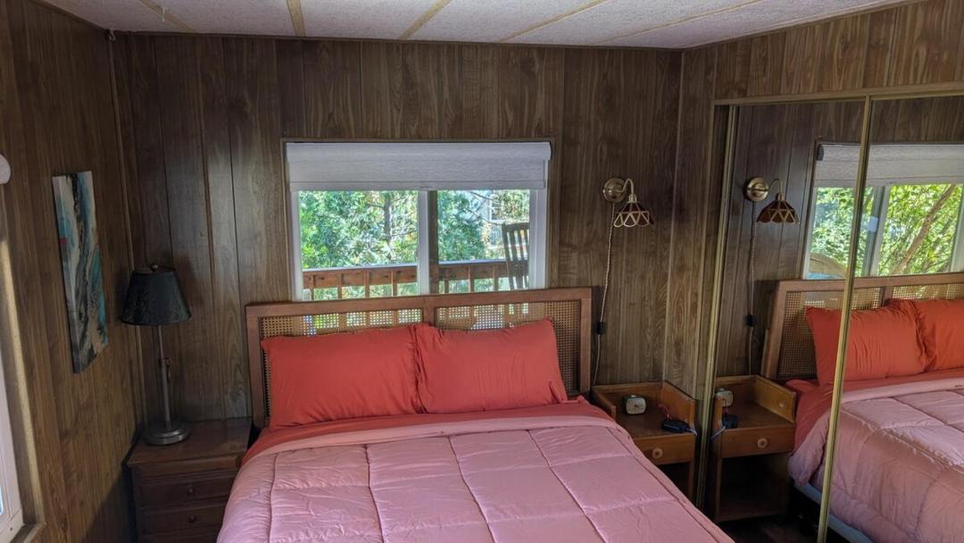 Photo of Bedroom in California Hot Springs