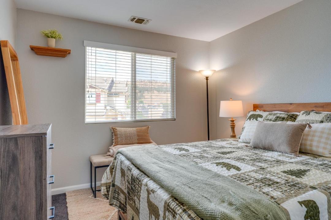 Photo of Bedroom in Copperopolis