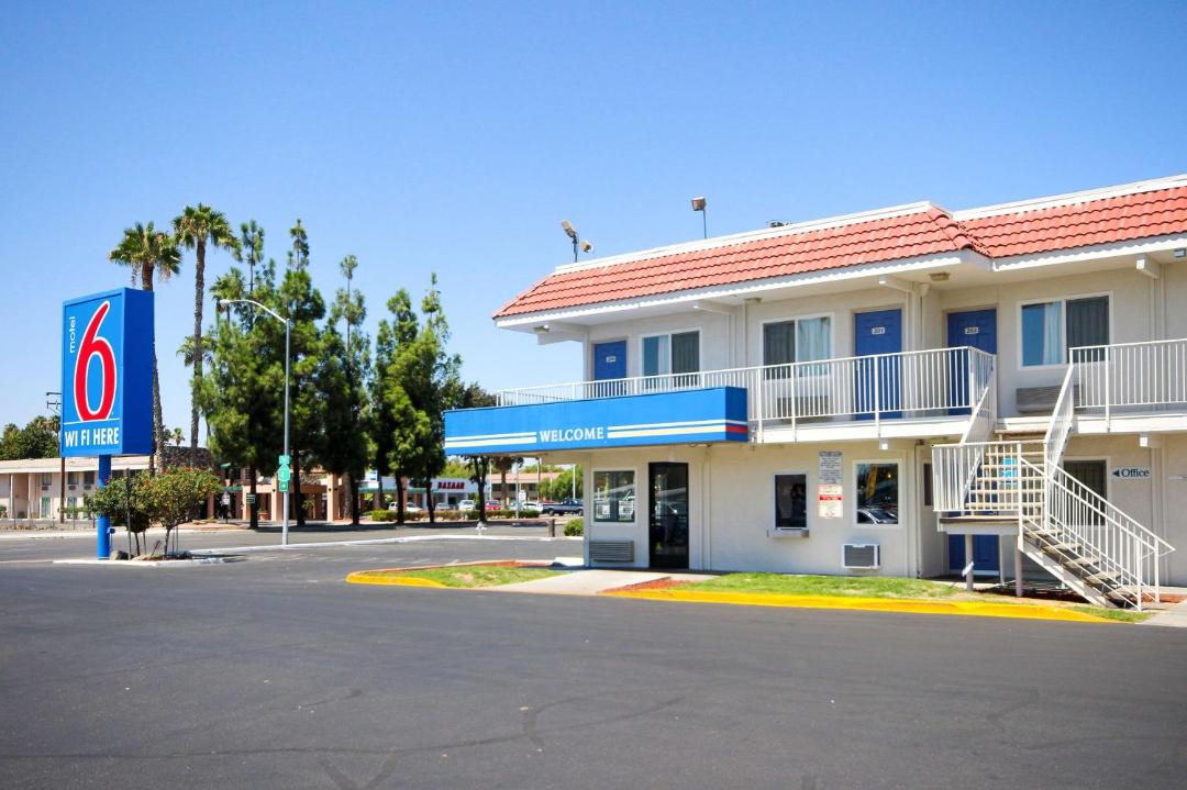 Photo of Buildings in Raisin