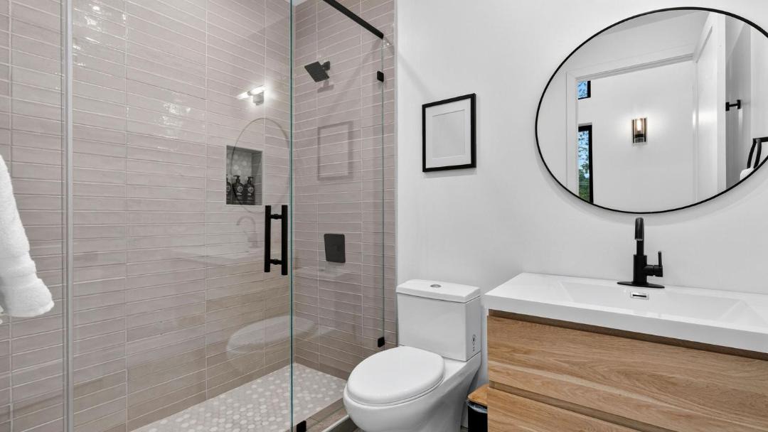 Photo of Bathroom in Evergreen Estates