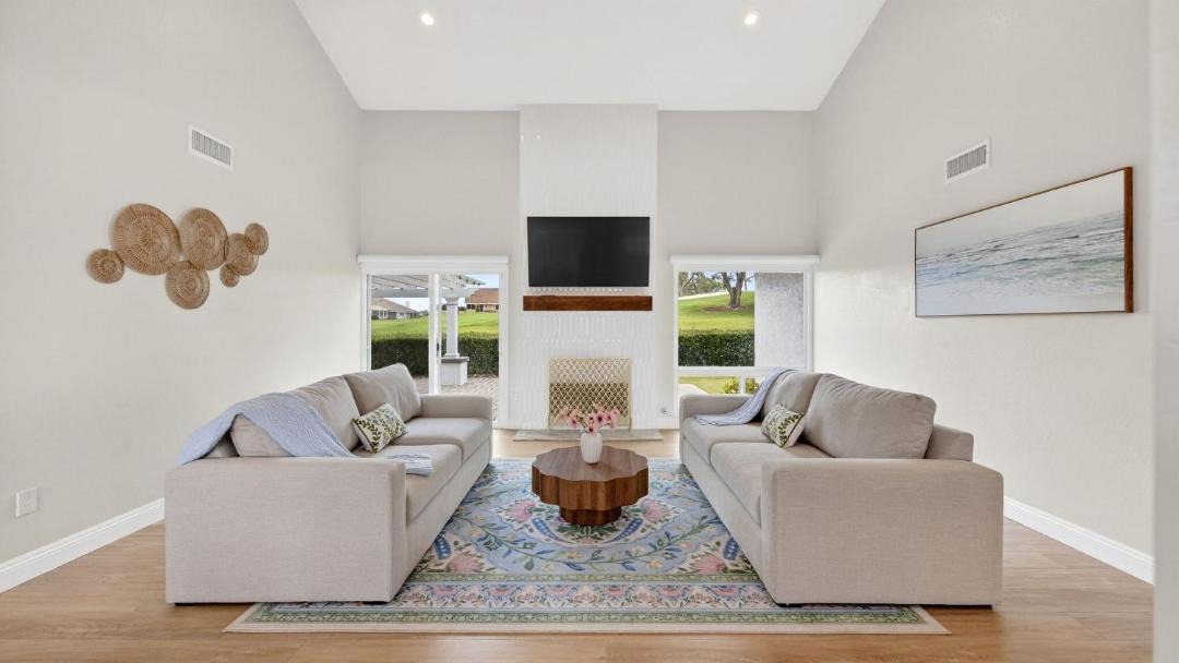 Photo of Livingroom in Rancho Bernardo