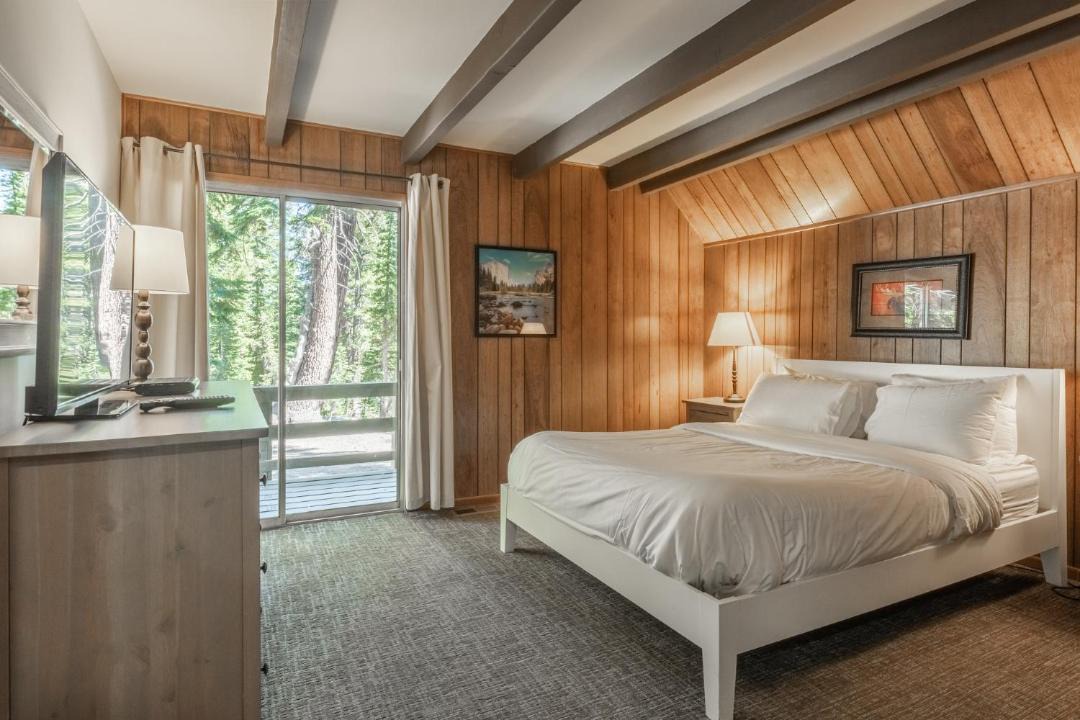 Photo of Bedroom in Mammoth Lakes