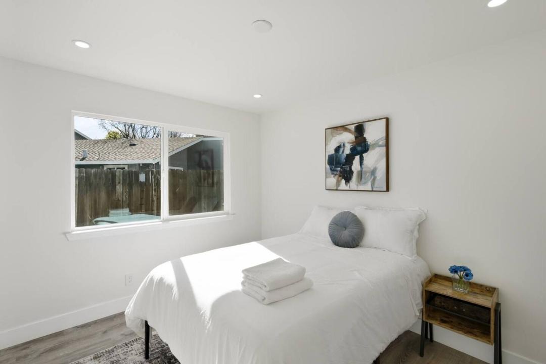 Photo of Bedroom in West Davis Manor