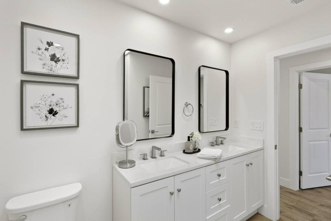 Photo of Bathroom in West Davis Manor