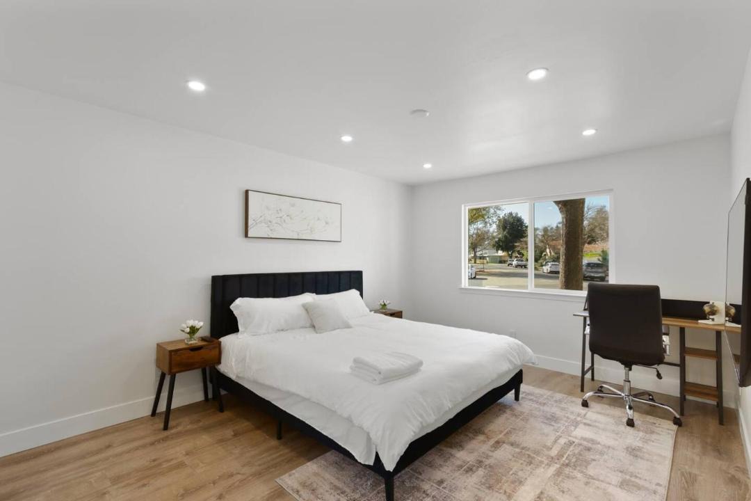 Photo of Bedroom in West Davis Manor