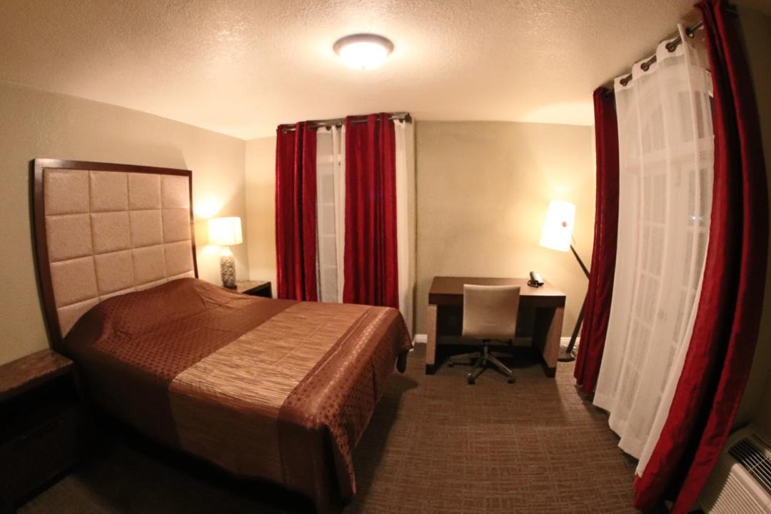 Photo of Bedroom in Downtown Riverside