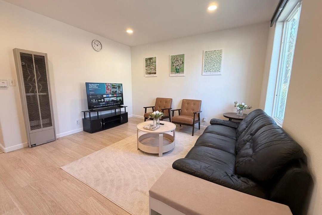 Photo of Livingroom in North Central
