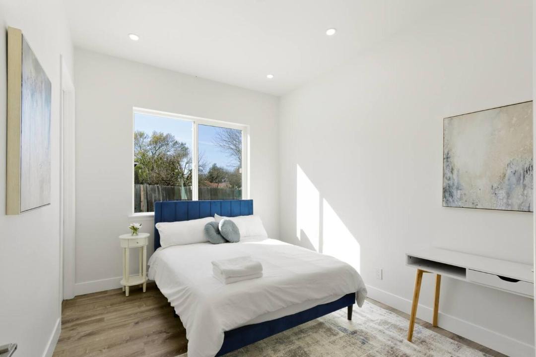 Photo of Bedroom in West Davis Manor