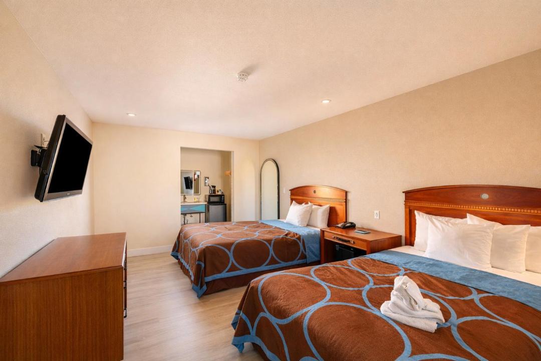 Photo of Bedroom in Barstow