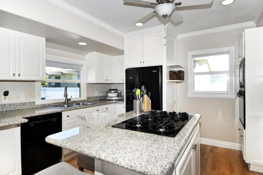 Photo of Kitchen in Balboa Peninsula