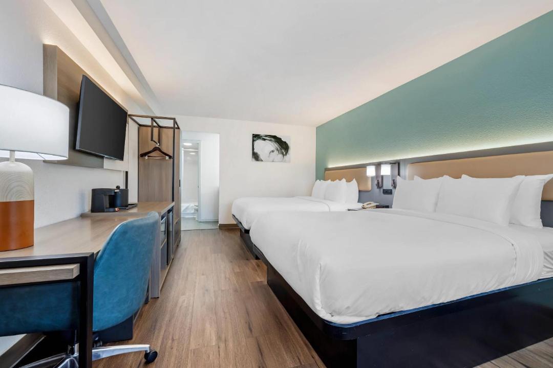 Photo of Bedroom in Midway District