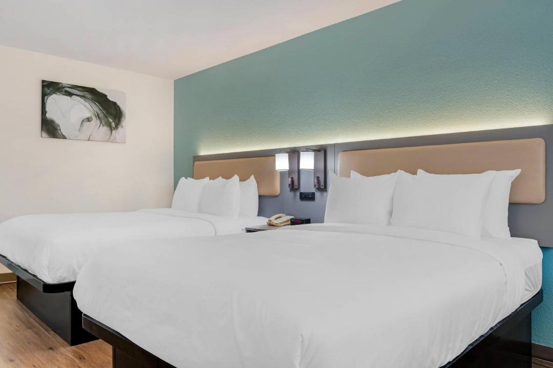 Photo of Bedroom in Midway District