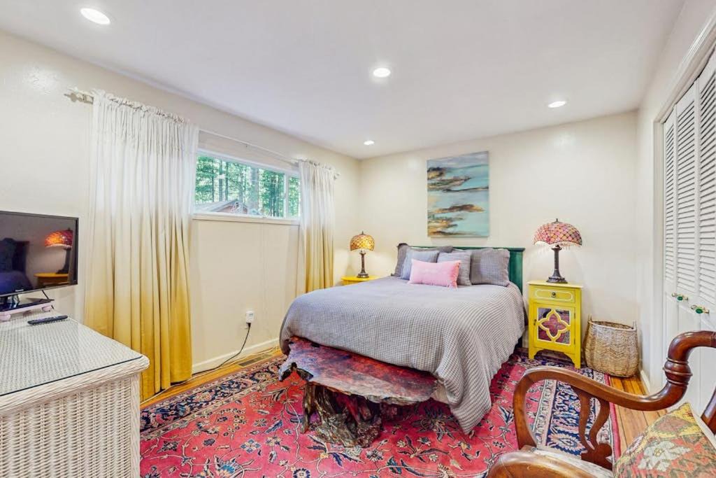 Photo of Bedroom in Tahoe Island