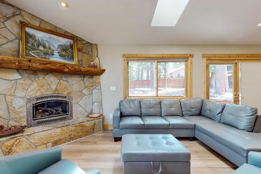 Photo of Livingroom in Country Club Estates