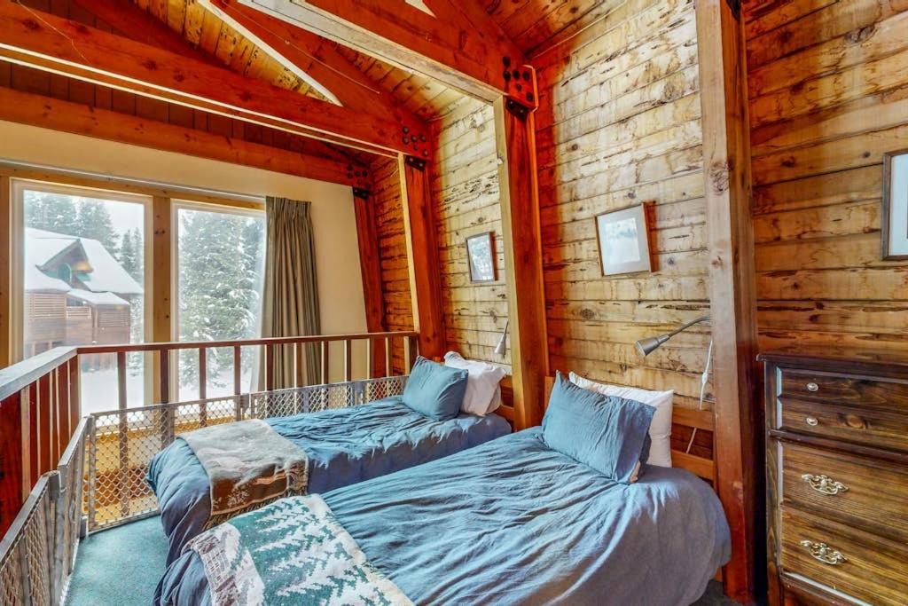 Photo of Bedroom in Serene Lakes