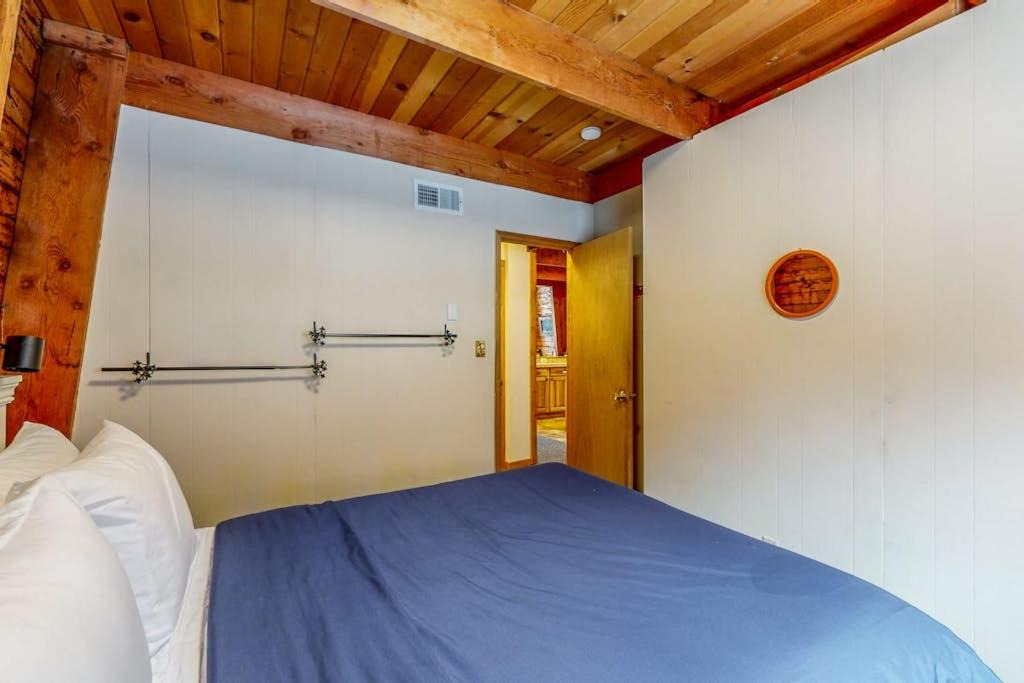 Photo of Bedroom in Serene Lakes