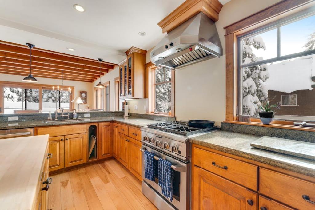 Photo of Kitchen in Serene Lakes