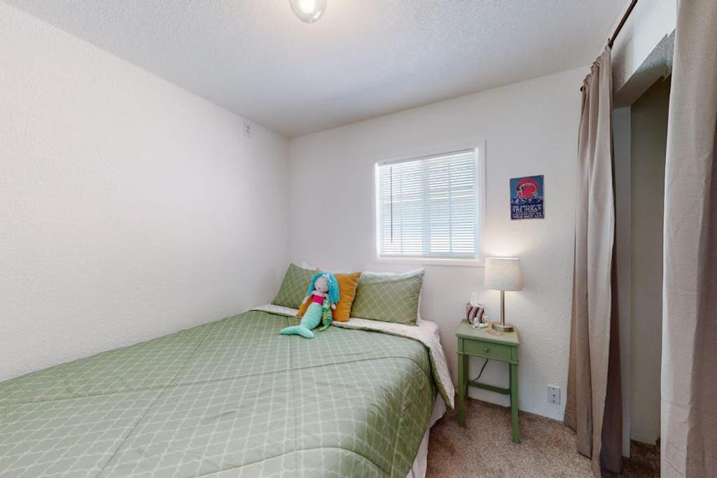 Photo of Bedroom in Winchester Bay