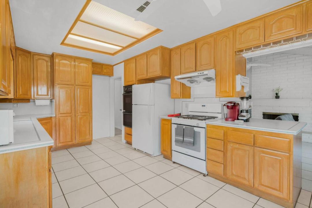 Photo of Kitchen in Estates at Canyon Crest