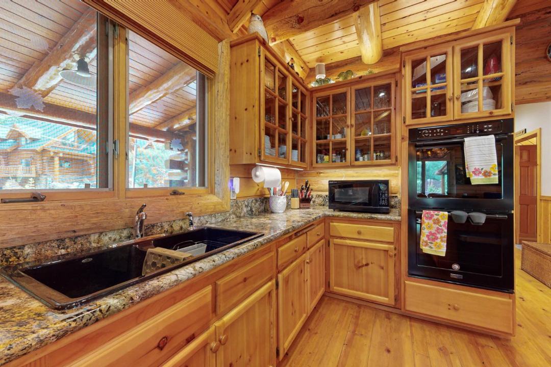Photo of Kitchen in Upper Moonridge