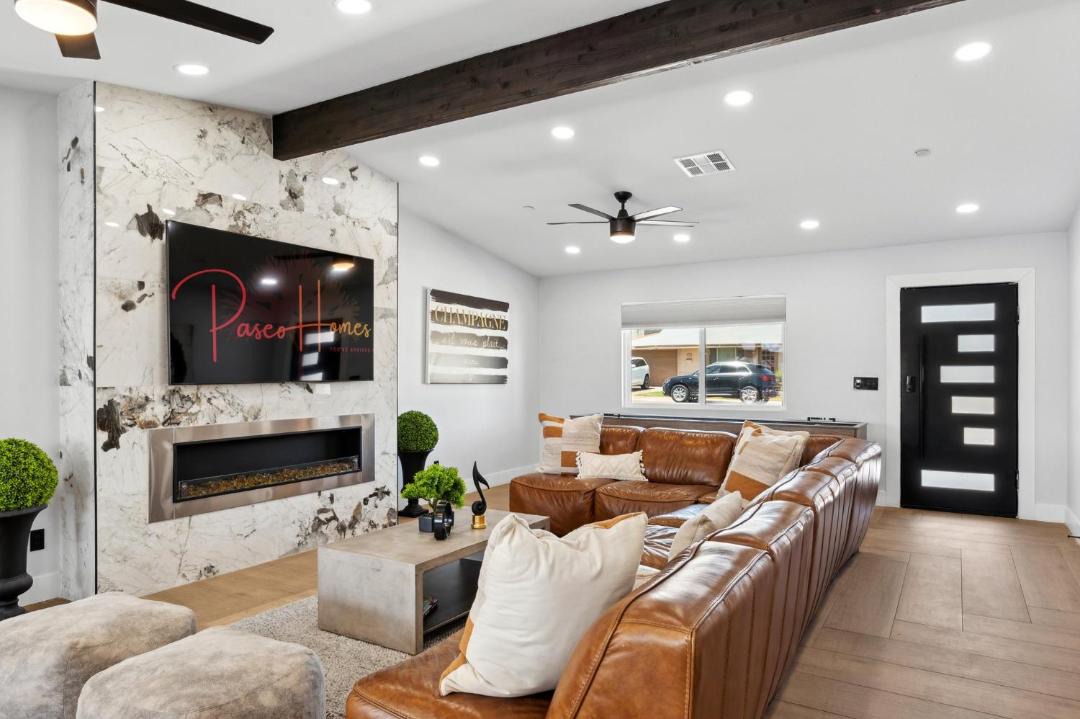 Photo of Livingroom in Papago Parkway