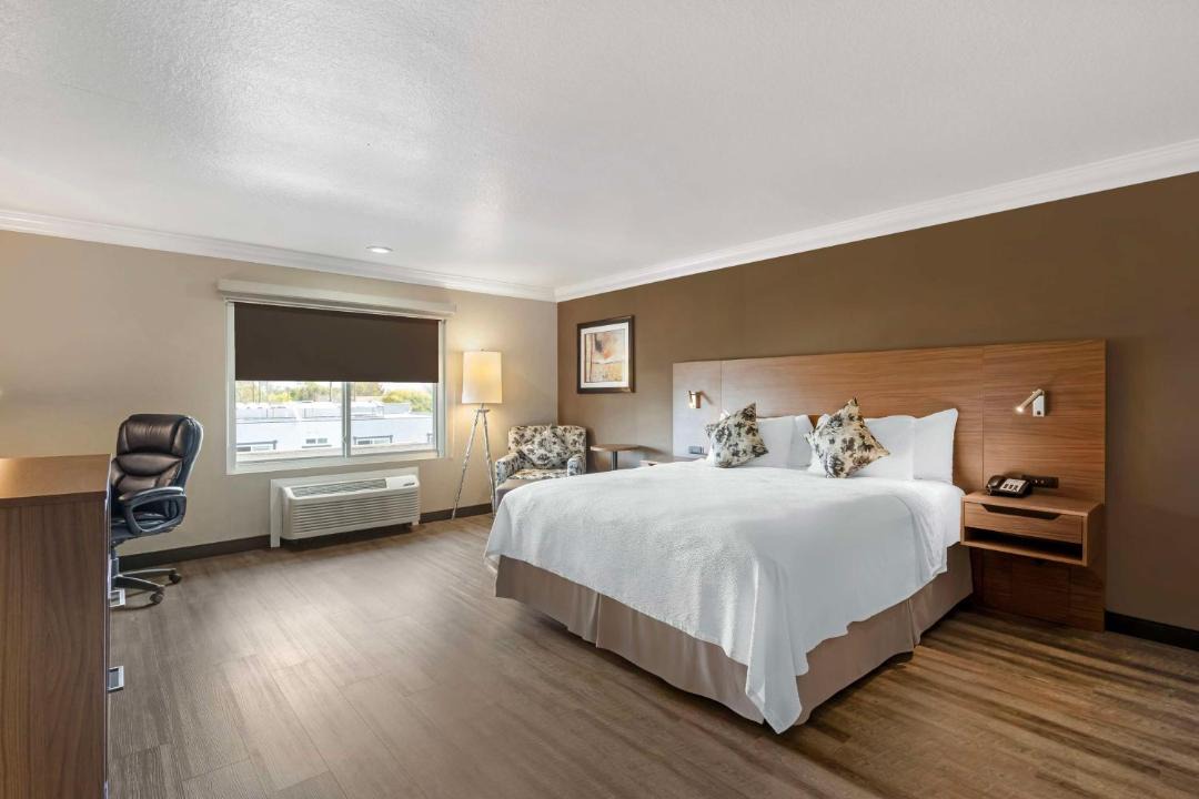 Photo of Bedroom in East Side Costa Mesa
