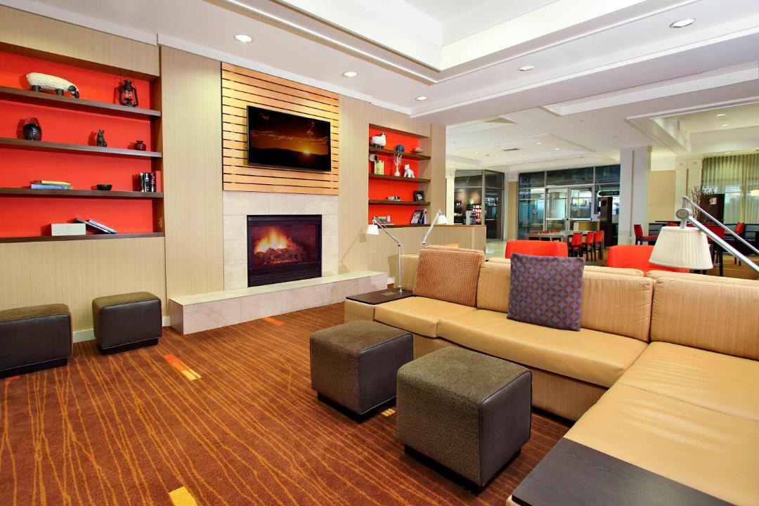 Photo of Livingroom in Downtown Oakland